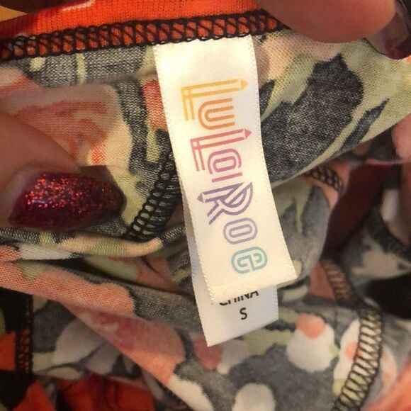 Lularoe floral oversized top  - Picture 3 of 4